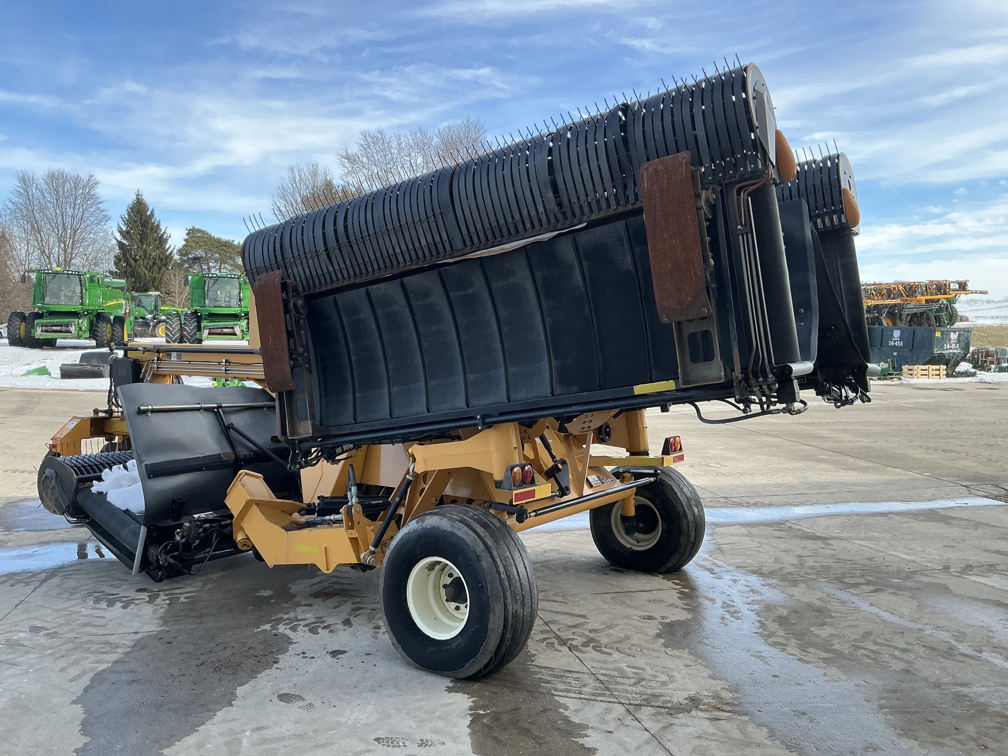 2014 Oxbo 334 Image 6