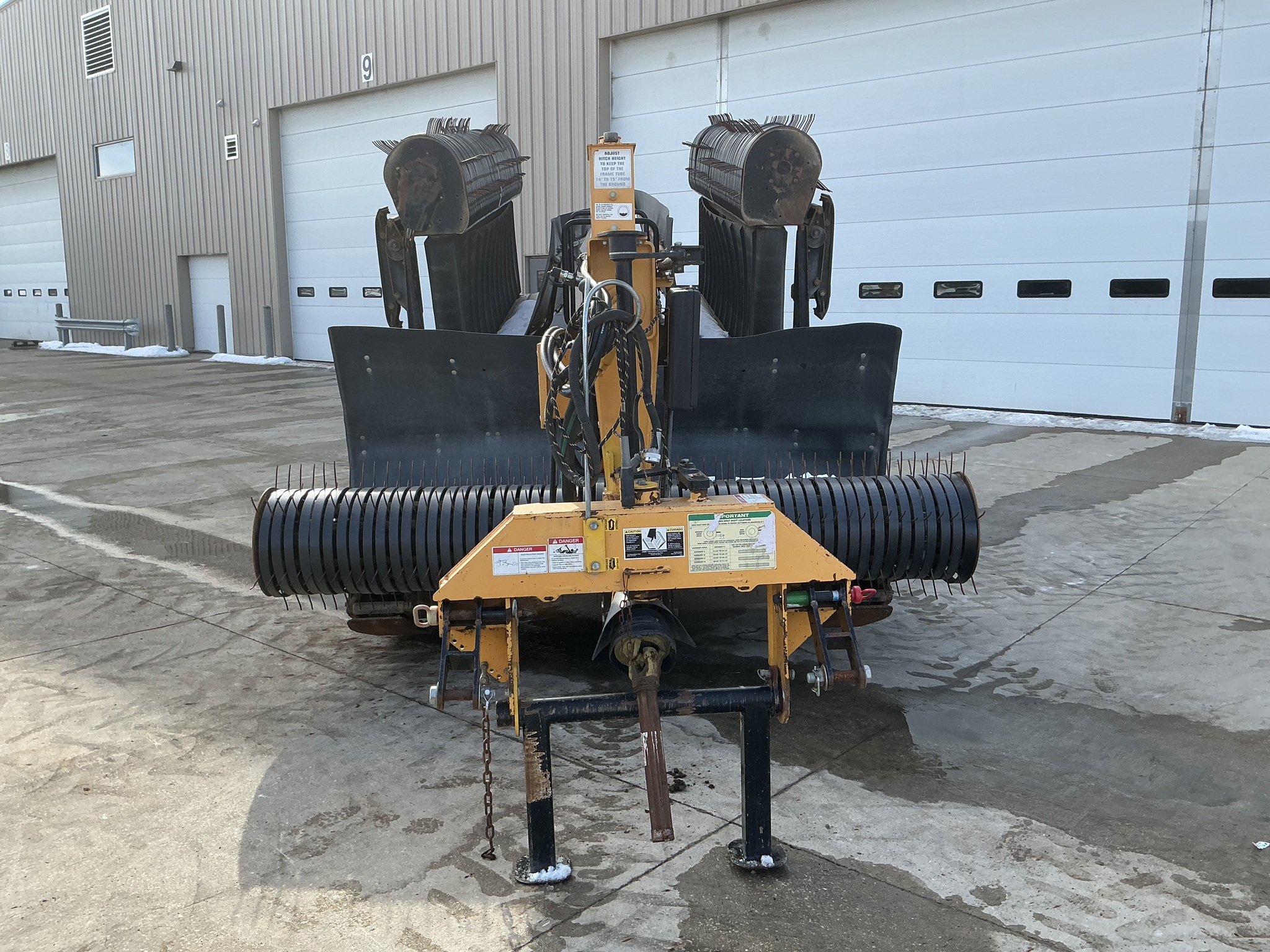 2014 Oxbo 334 Image 8