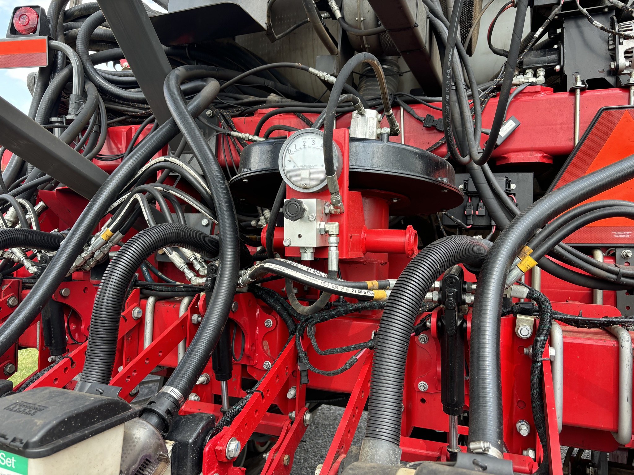 2018 White 9936-20 Image 21