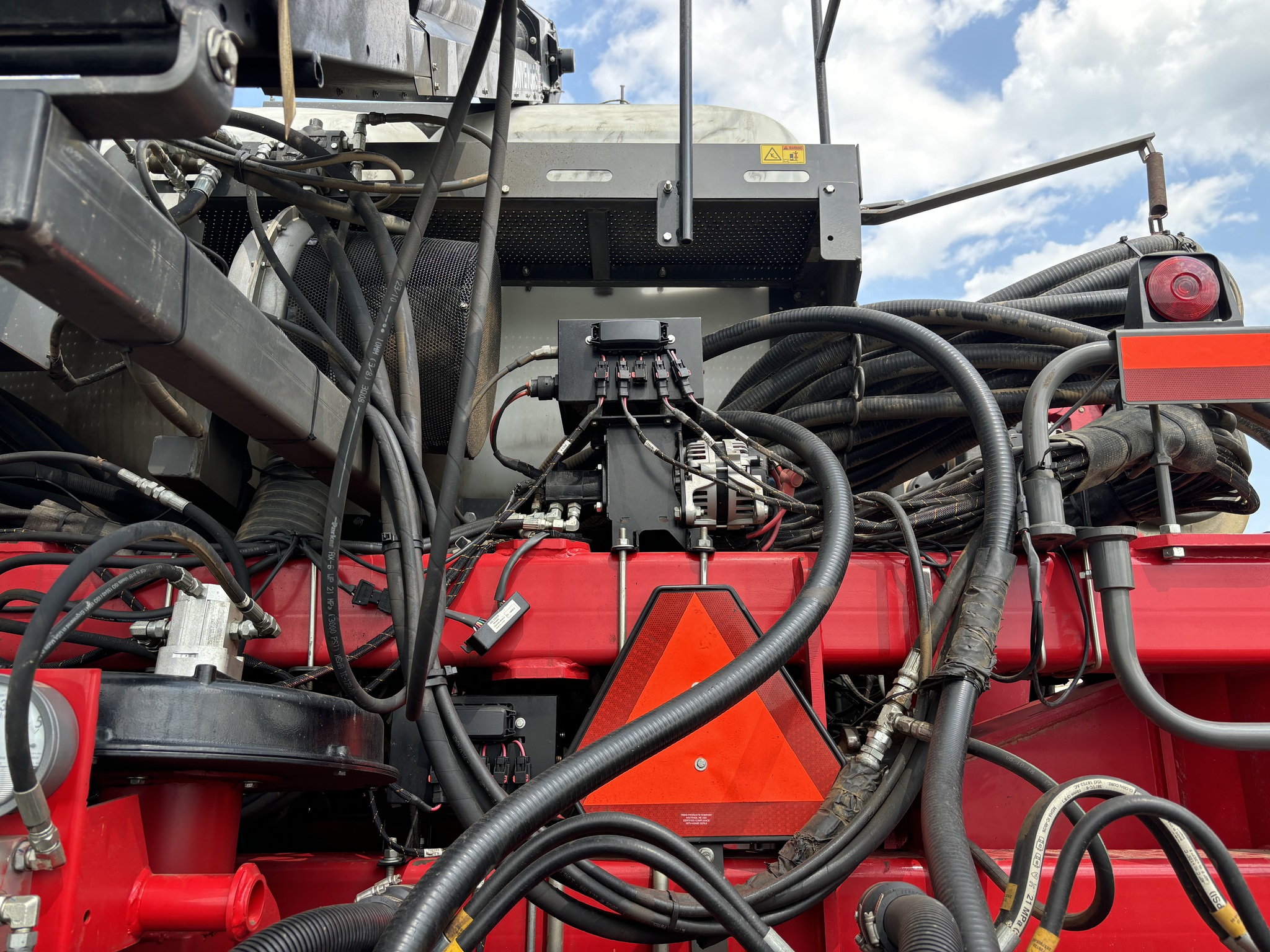 2018 White 9936-20 Image 20