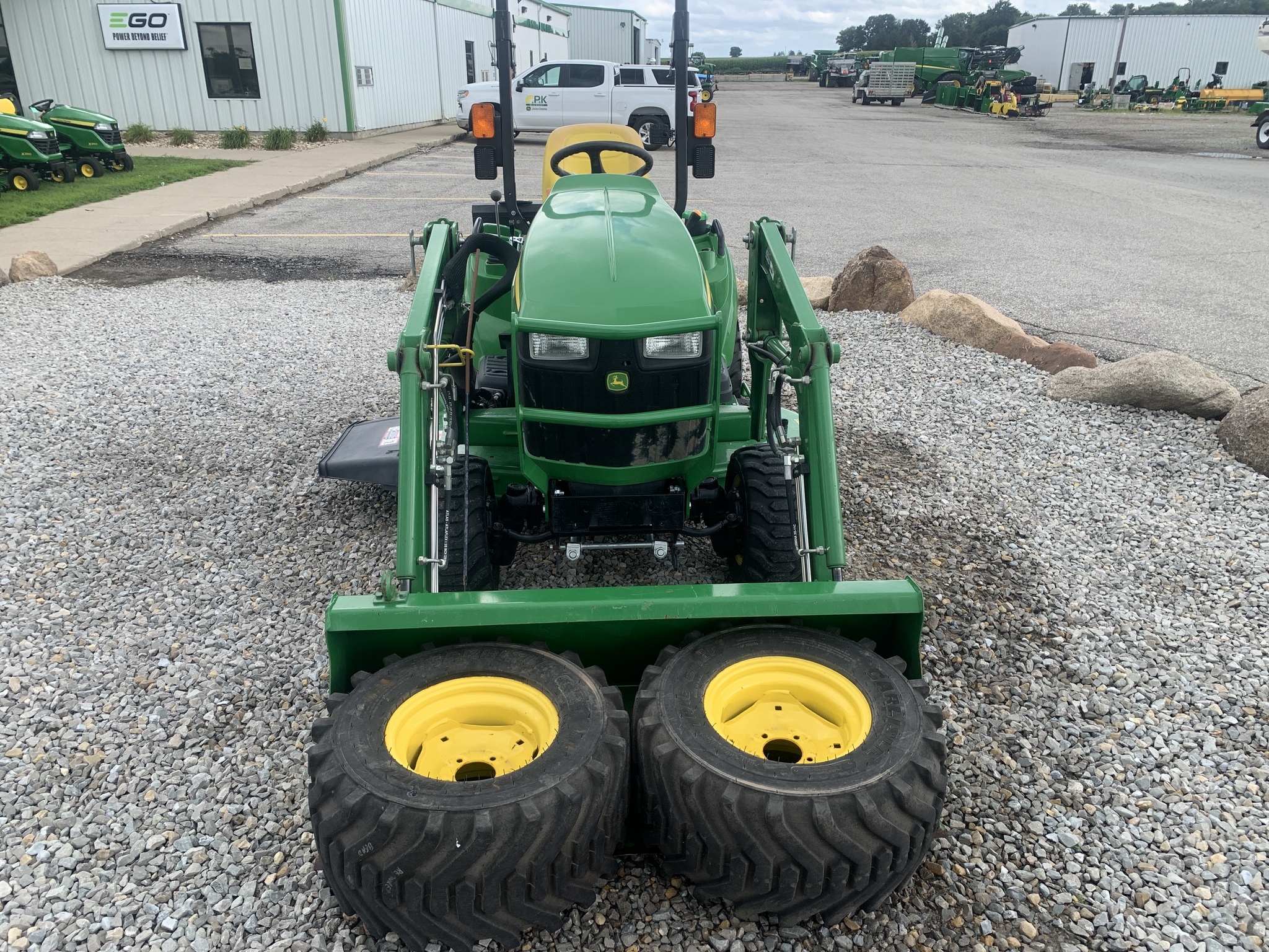 2015 John Deere 1023E Image 8