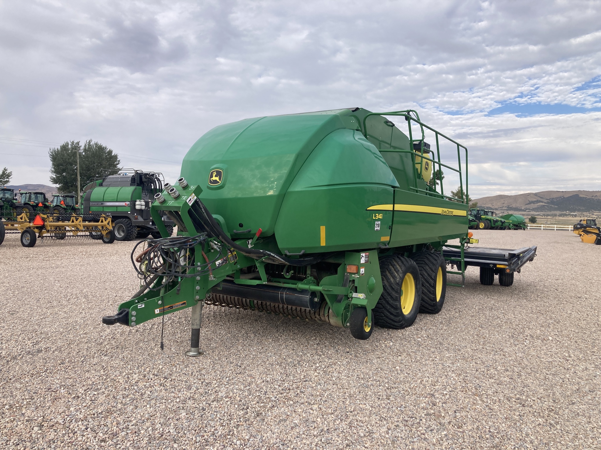 2021 John Deere L341 Image 1