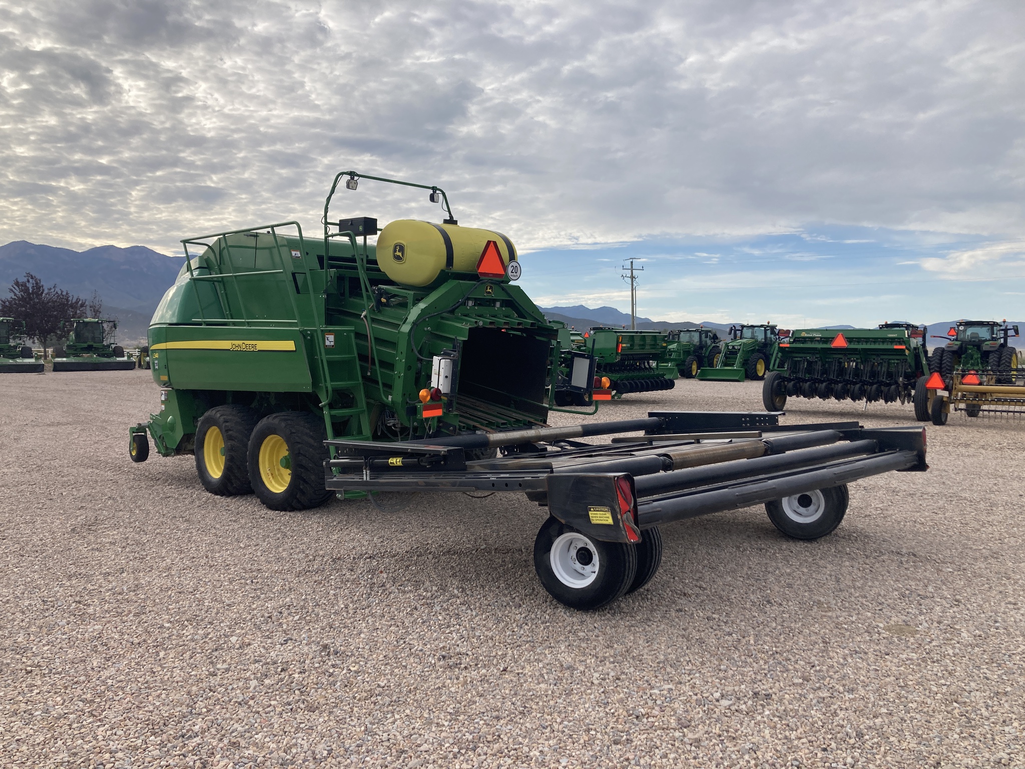 2021 John Deere L341 Image 3