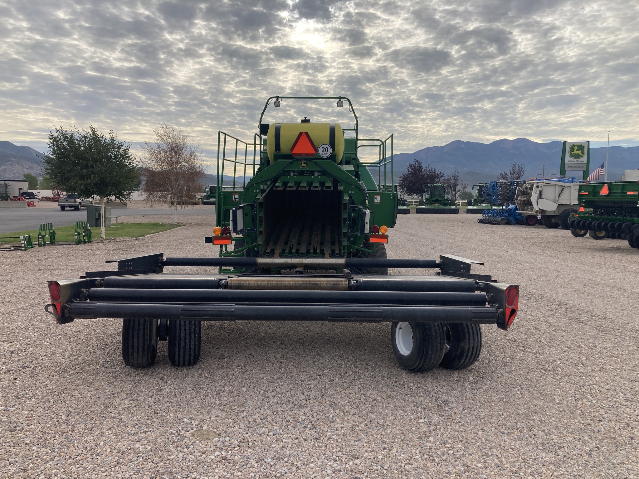 2021 John Deere L341 Image 4