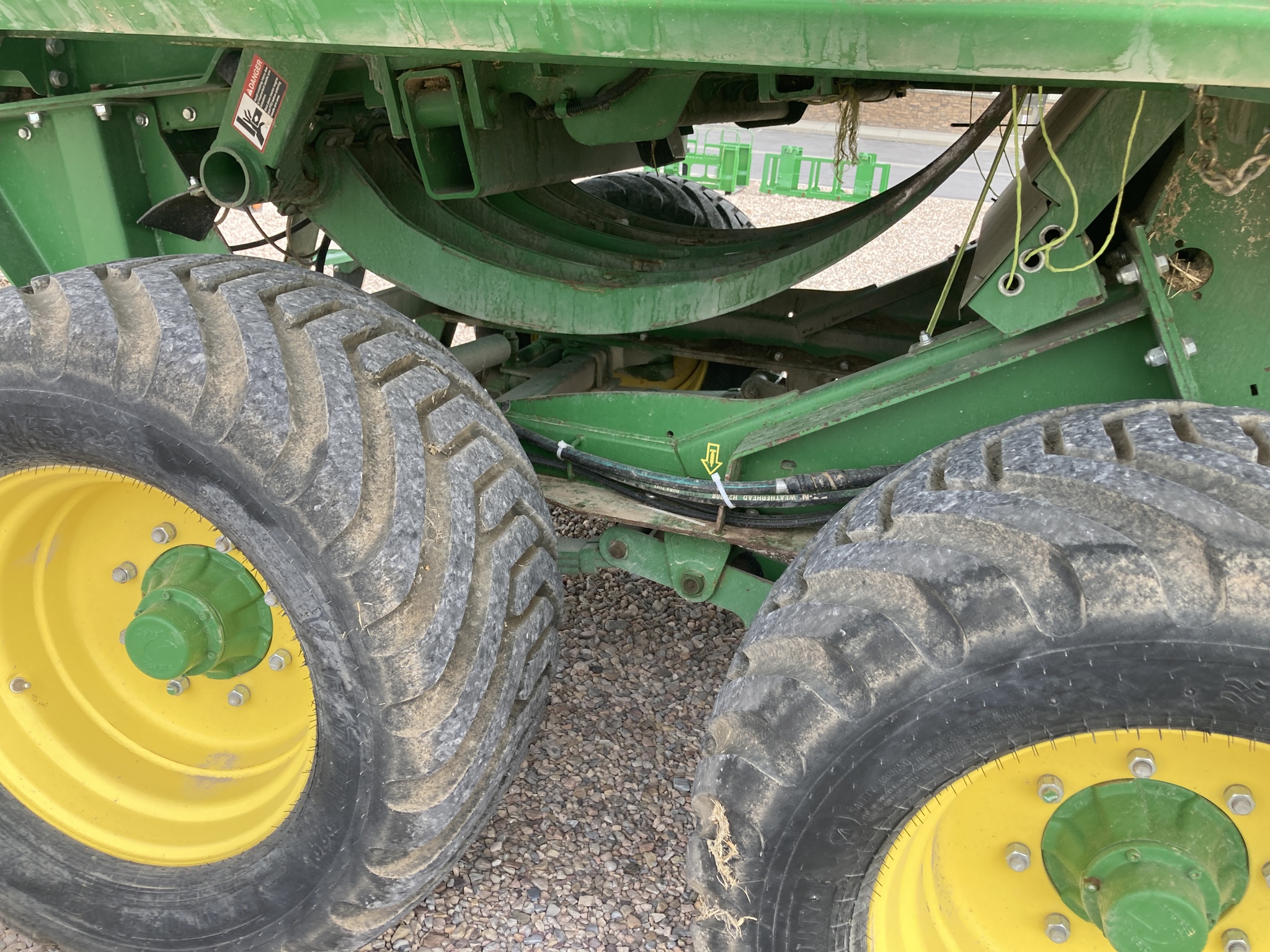 2021 John Deere L341 Image 30