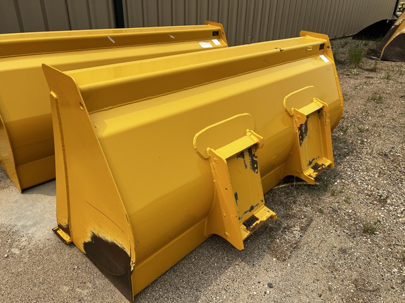 2024 John Deere AT413237 1.1yd Bucket SSL - Photo3