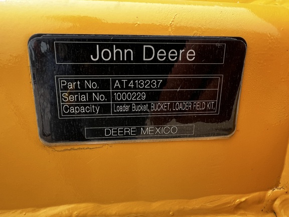 2024 John Deere AT413237 1.1yd Bucket SSL - Photo10