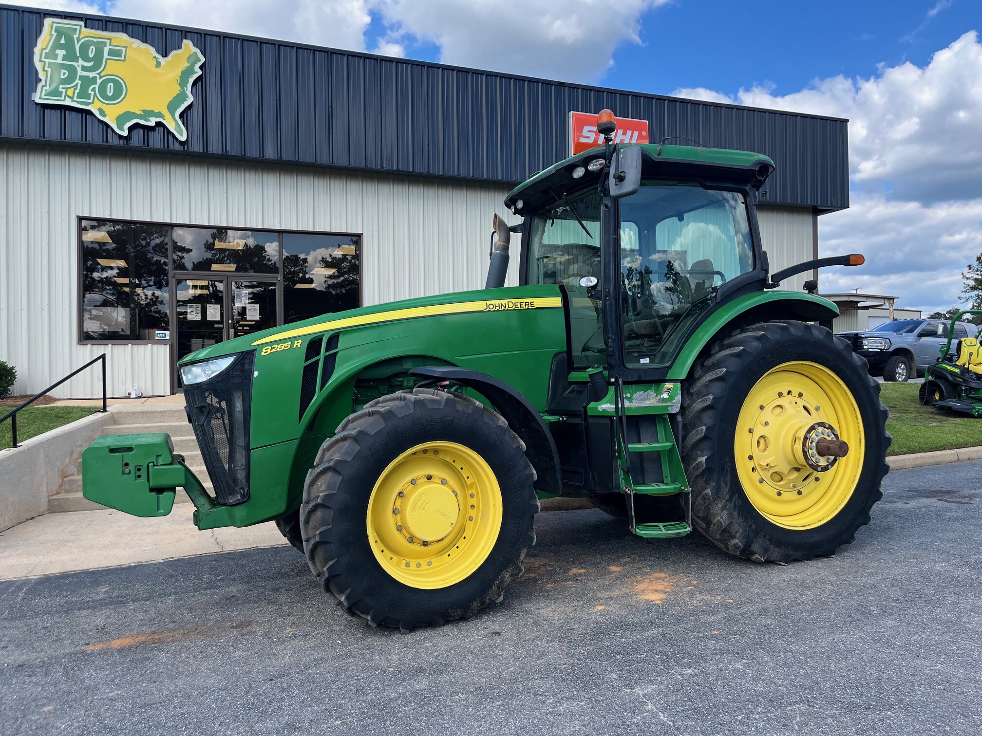 2013 John Deere 8285R Image 1