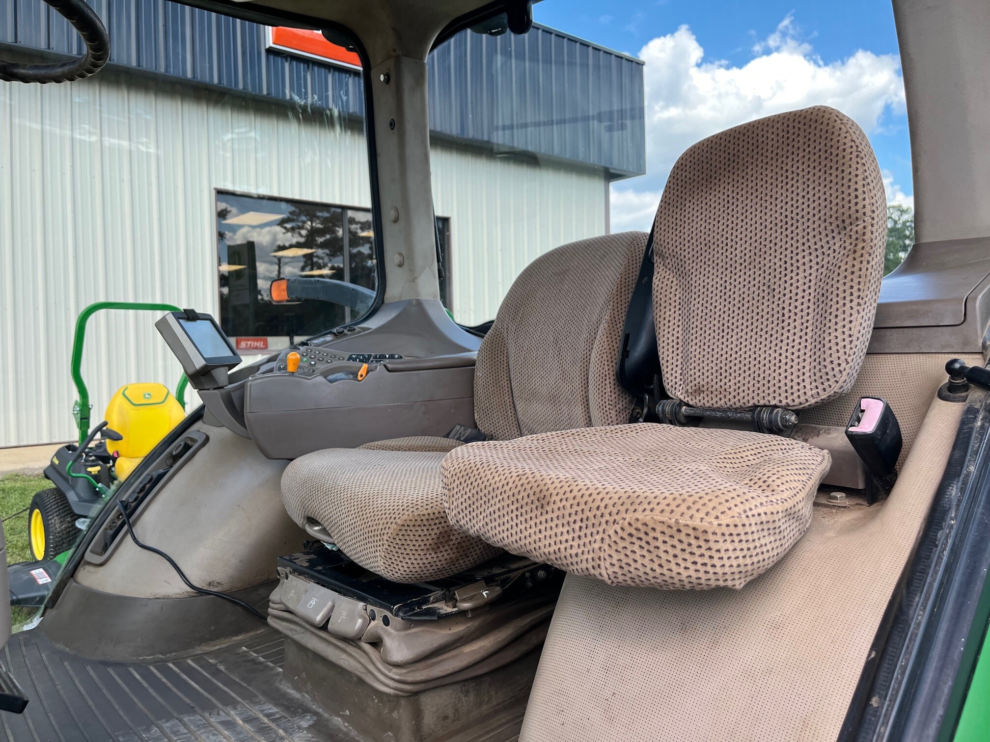2013 John Deere 8285R Image 5