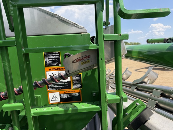 2024 John Deere 800R - Photo33