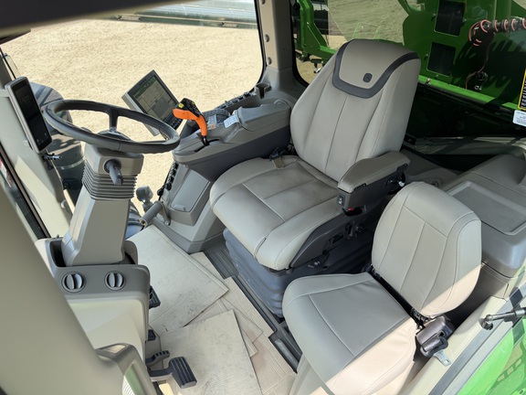 2024 John Deere 800R - Photo36