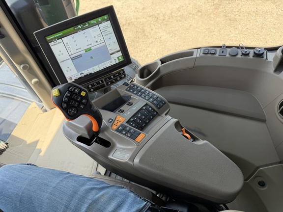 2024 John Deere 800R - Photo40