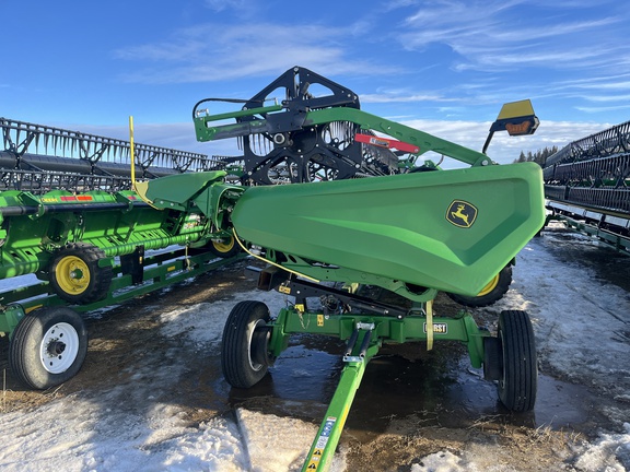 Used 2024 John Deere HD50R Combine Platforms at Horizon Ag & Turf in High Prairie, AB - Photo1