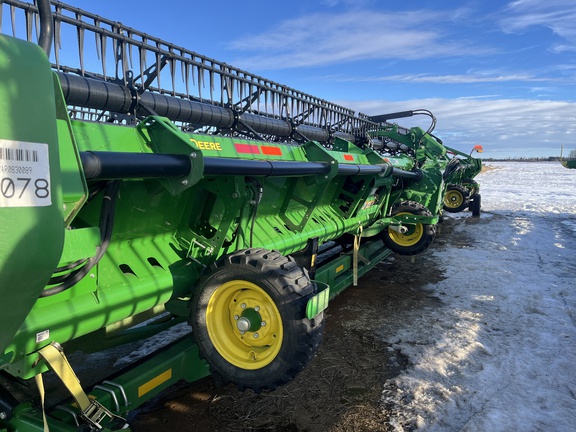 Used 2024 John Deere HD50R Combine Platforms at Horizon Ag & Turf in High Prairie, AB - Photo2