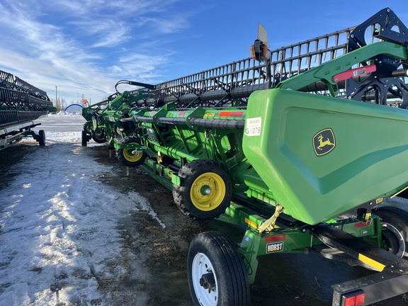 Used 2024 John Deere HD50R Combine Platforms at Horizon Ag & Turf in High Prairie, AB - Photo5