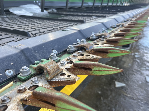 Used 2024 John Deere HD50R Combine Platforms at Horizon Ag & Turf in High Prairie, AB - Photo10