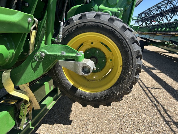 Used 2024 John Deere HD35R Combine Platforms at Horizon Ag & Turf in Lloydminster, AB - Photo9