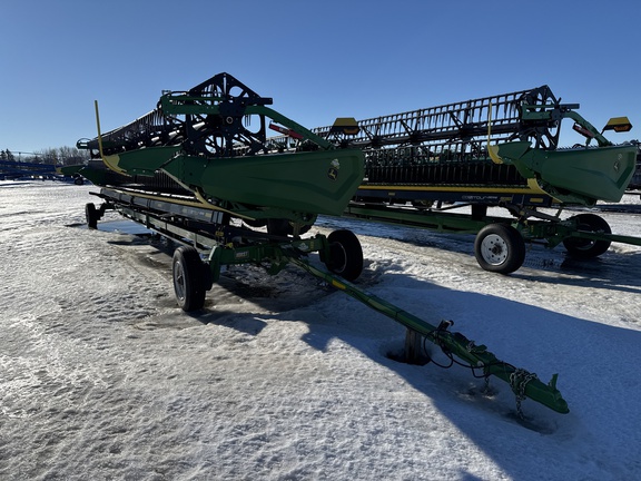 Used 2024 John Deere HD35R Combine Platforms at Horizon Ag & Turf in Lloydminster, AB - Photo15