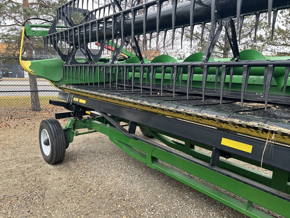 Used 2024 John Deere HD50R Combine Platforms at Horizon Ag & Turf in Warburg, AB - Photo2