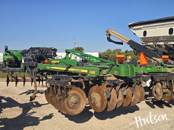 Photo of 2013 John Deere 2720