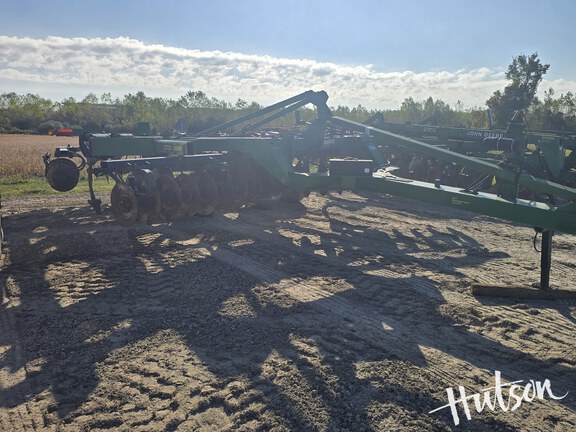 Photo of 2013 John Deere 2720