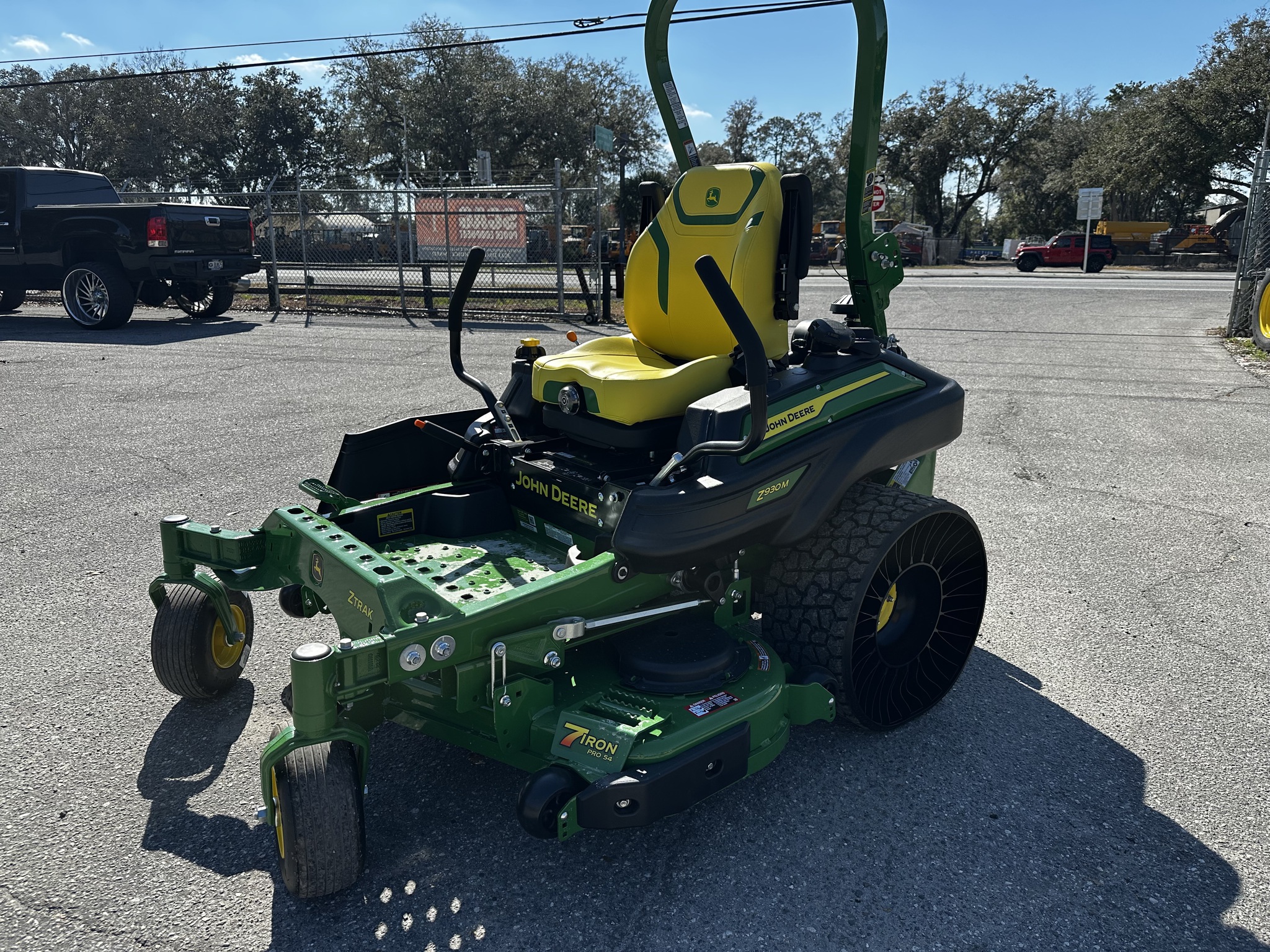 2025 John Deere Z930M Image 1