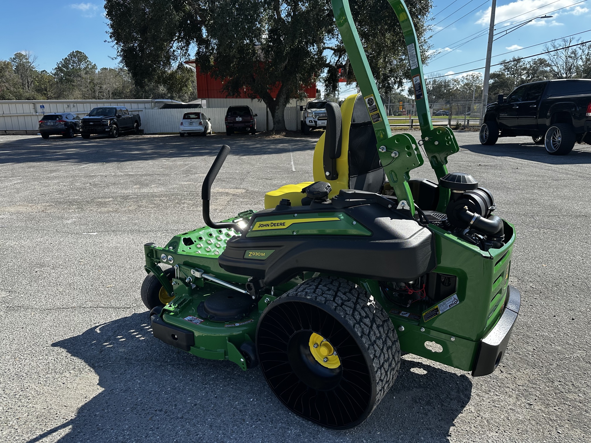 2025 John Deere Z930M Image 7