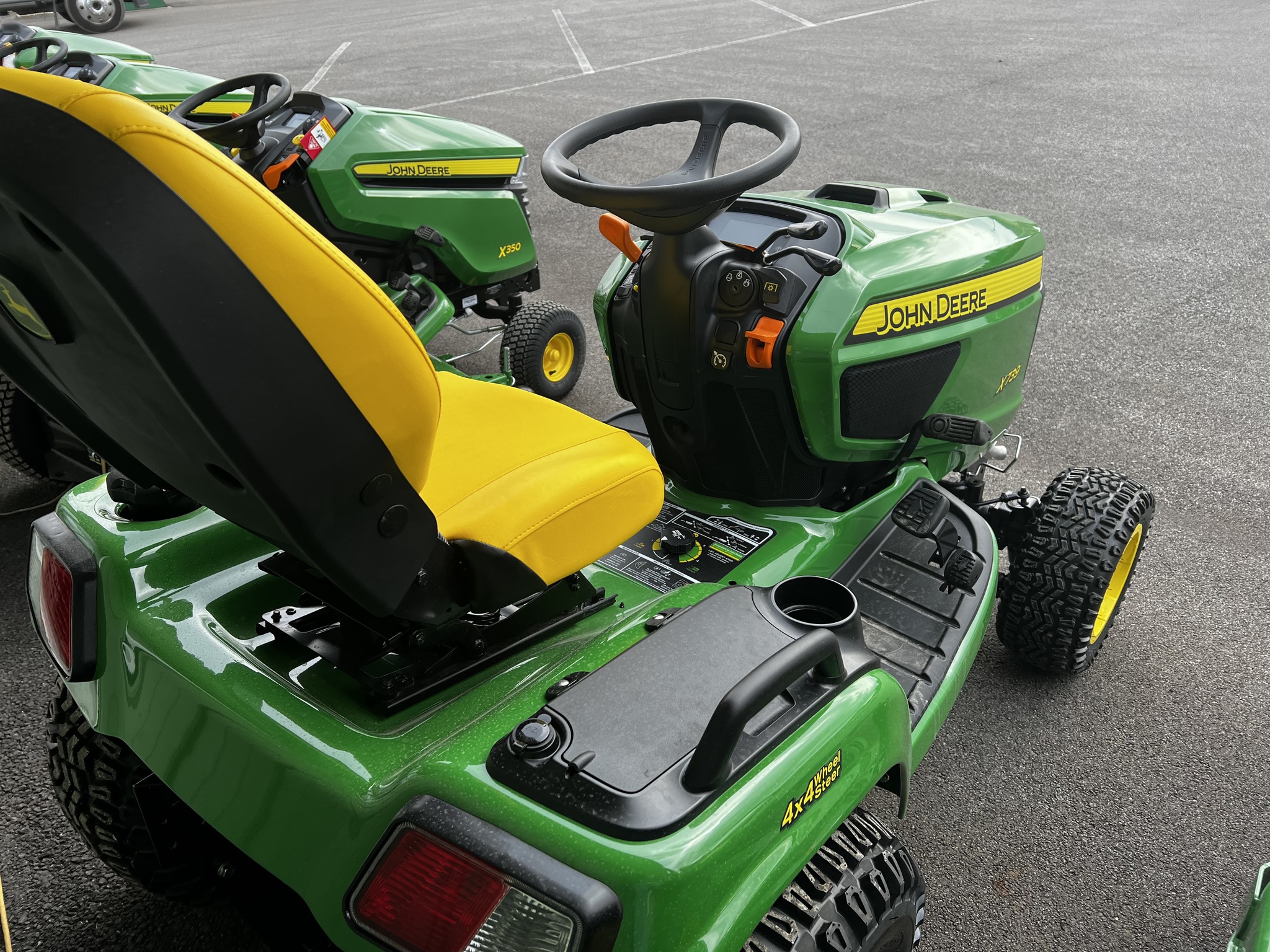 2025 John Deere X739 Image 3