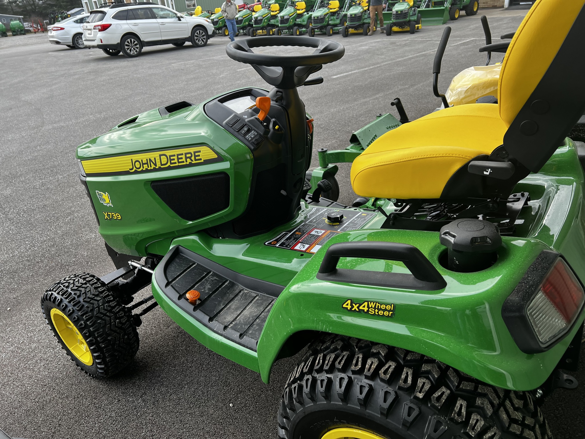 2025 John Deere X739 Image 4