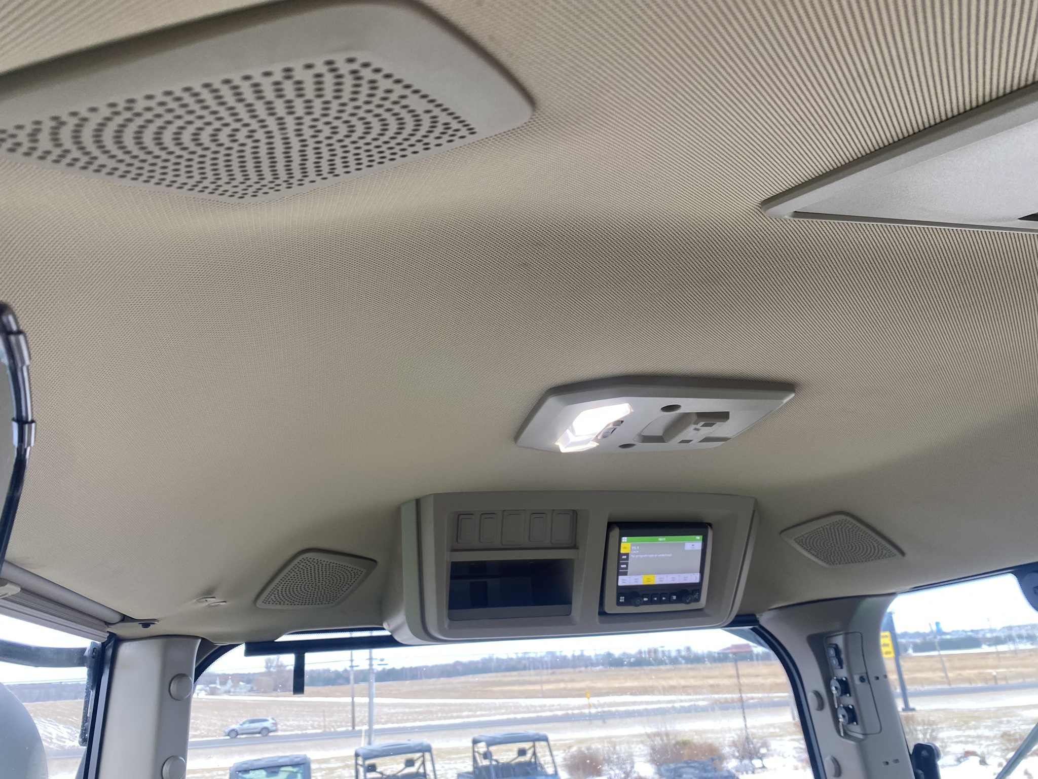 2023 John Deere 7R 210 Image 13