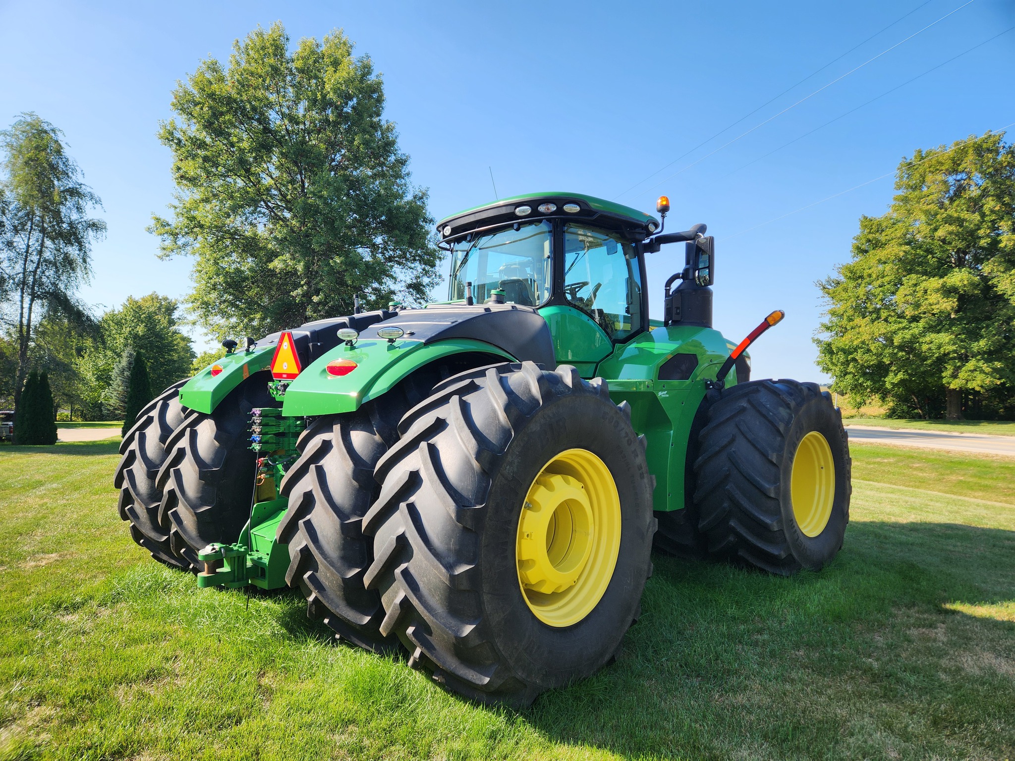  2021 John Deere 9520R at Heritage Tractor in Kewanee, IL