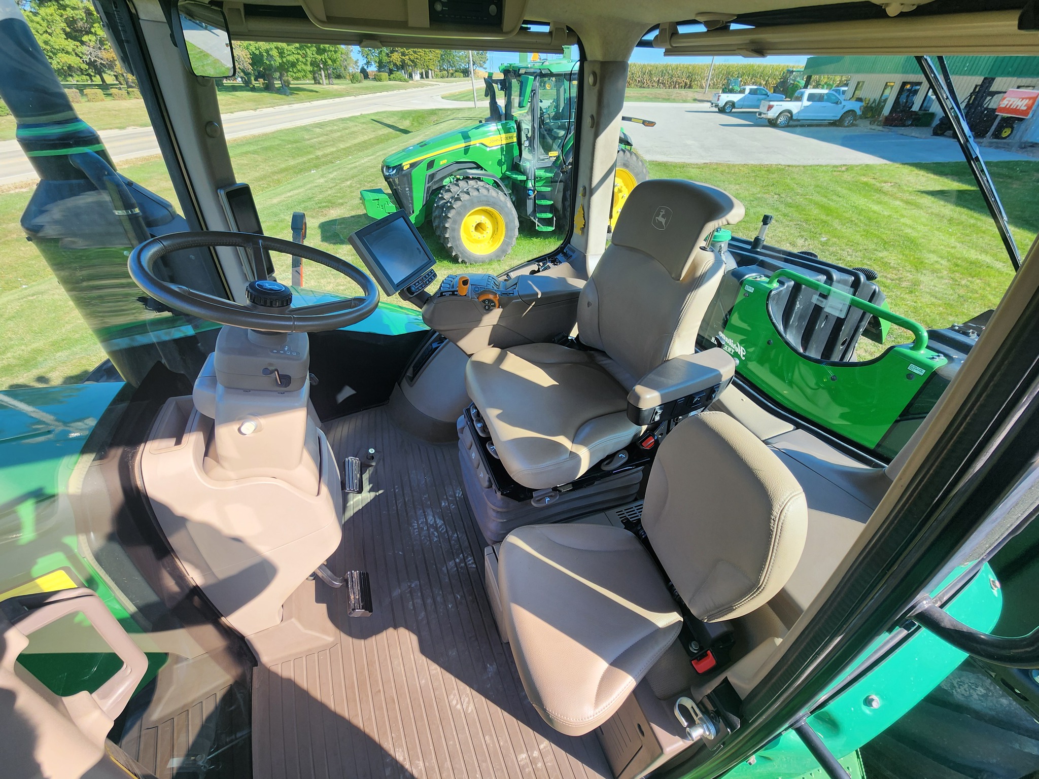  2021 John Deere 9520R at Heritage Tractor in Kewanee, IL