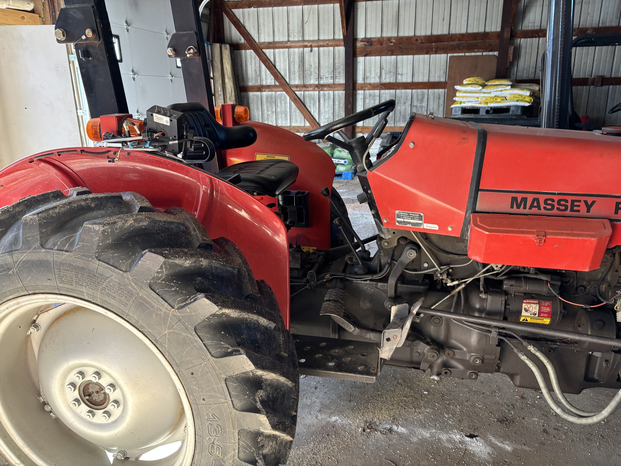 Used 1996 Massey Ferguson 231 Utility Tractors at Koenig Equipment in Urbana, OH - PhotoXL4