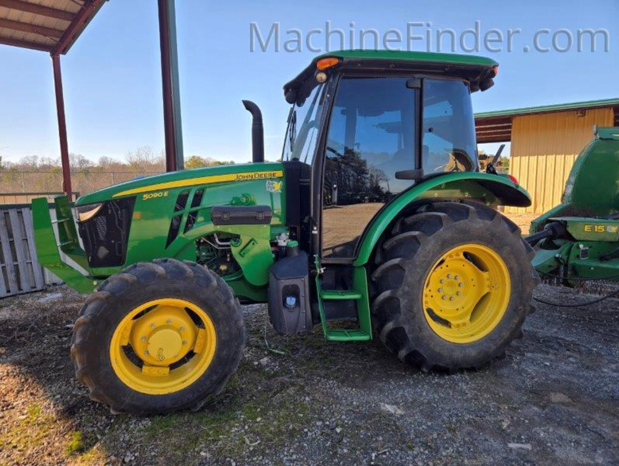 2021 John Deere 5090E Image 1