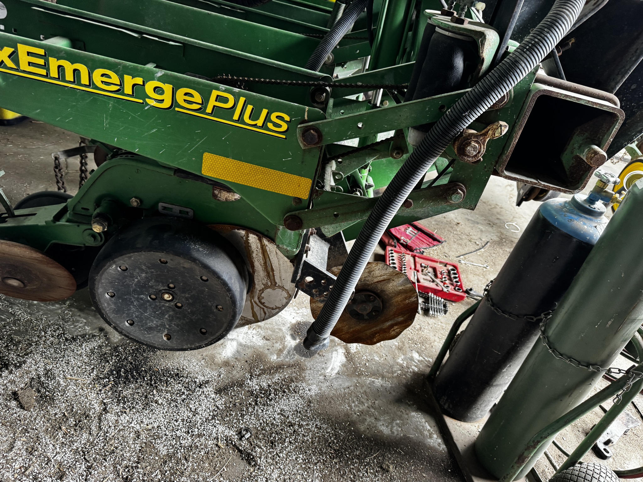 2002 John Deere 1770 Image 2