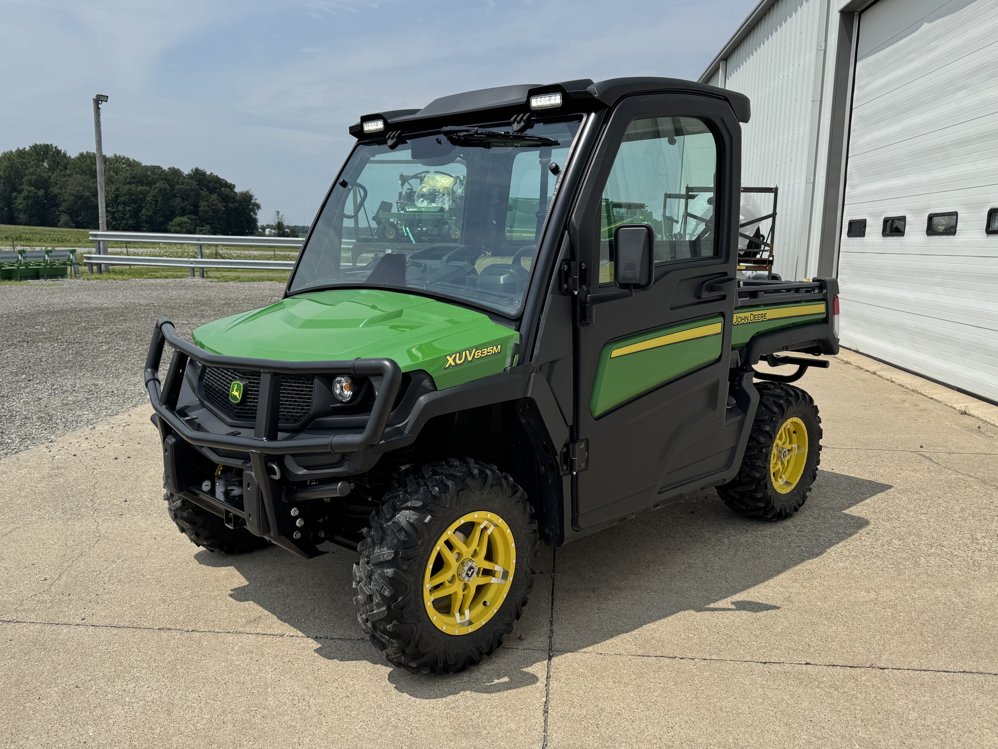 2019 John Deere XUV 835M Image 3