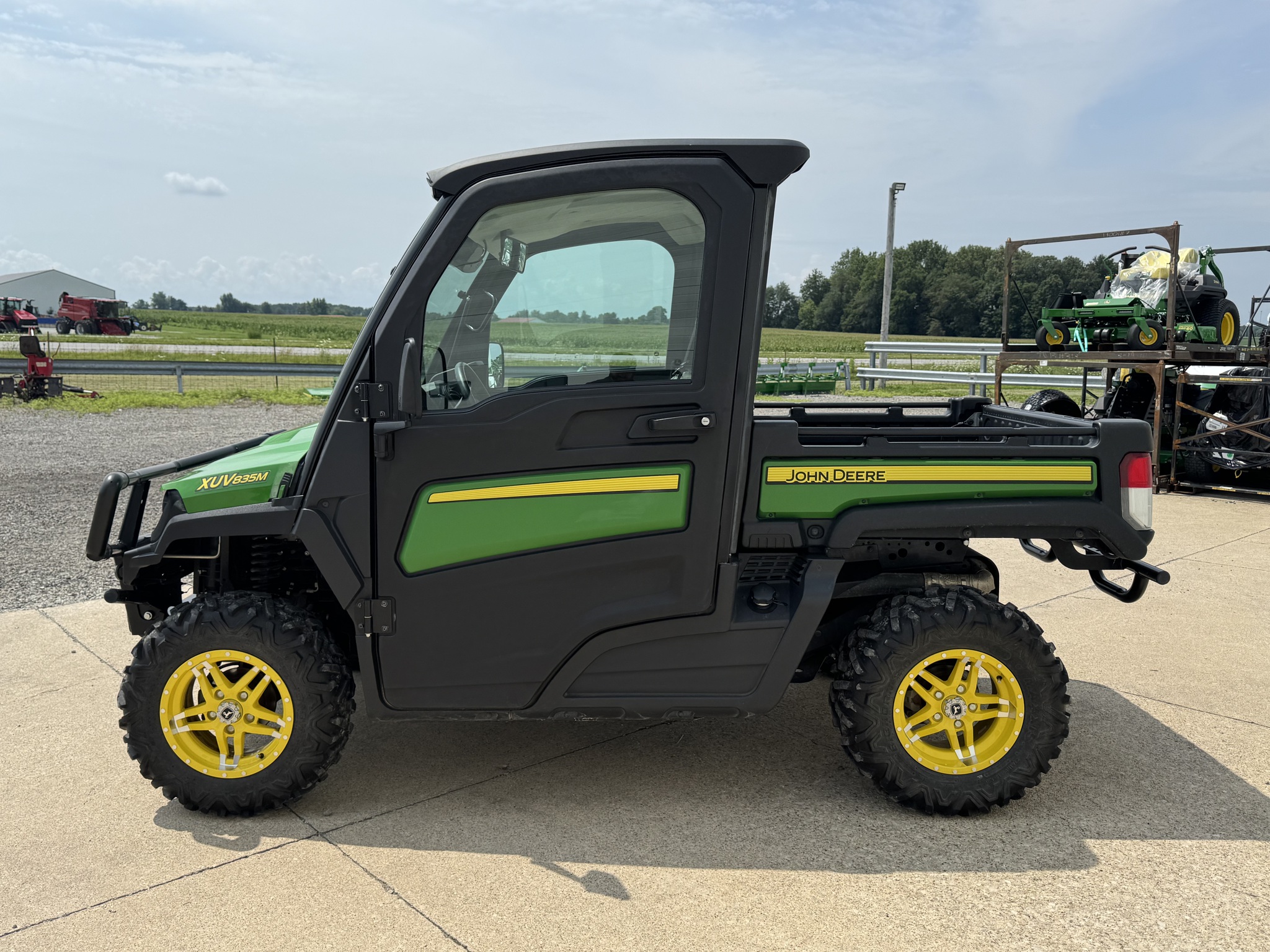 2019 John Deere XUV 835M Image 4