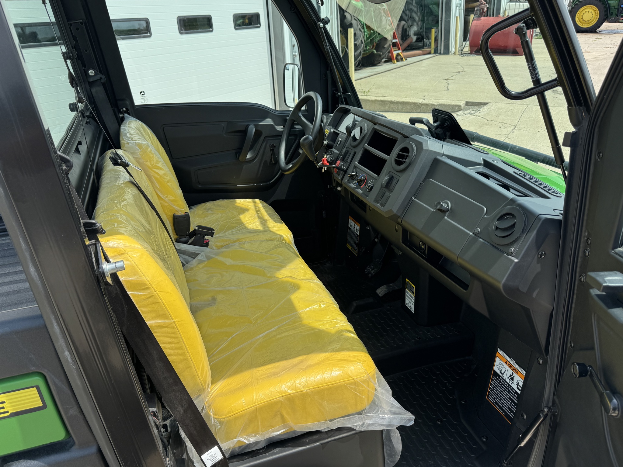 2019 John Deere XUV 835M Image 9