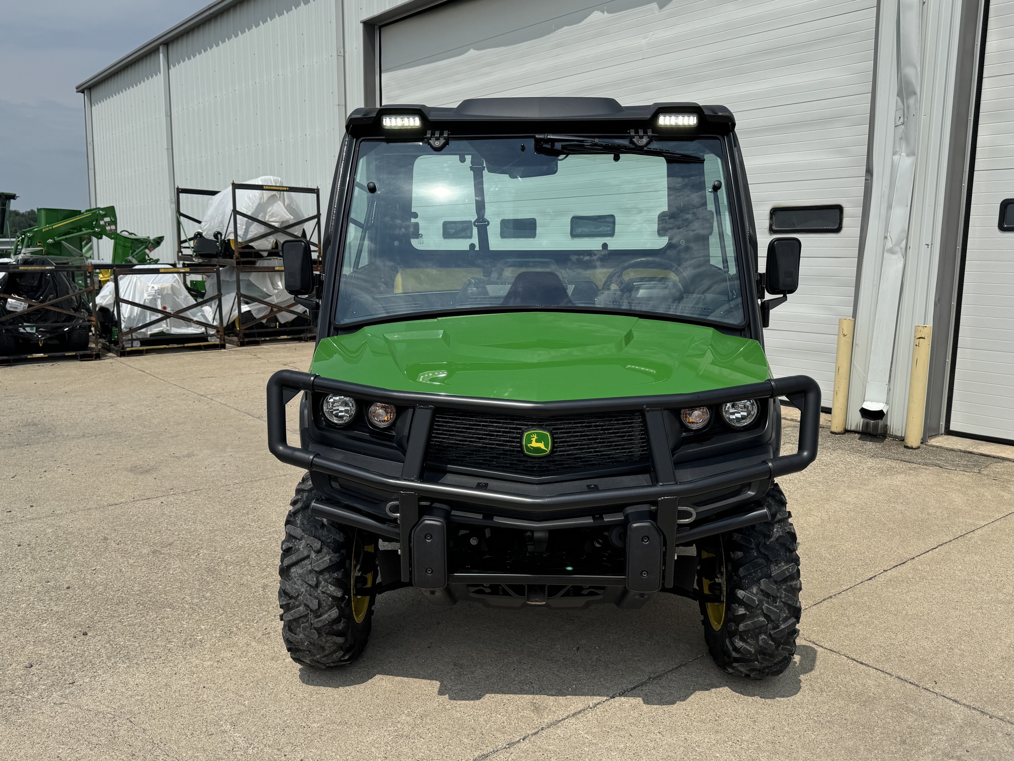 2019 John Deere XUV 835M Image 2