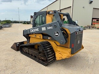 2018 John Deere 331G Image 4