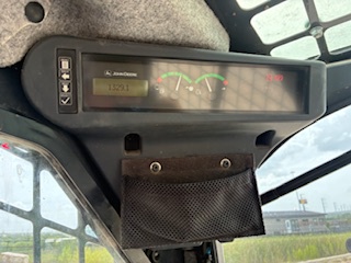2018 John Deere 331G Image 9