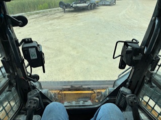 2018 John Deere 331G Image 10