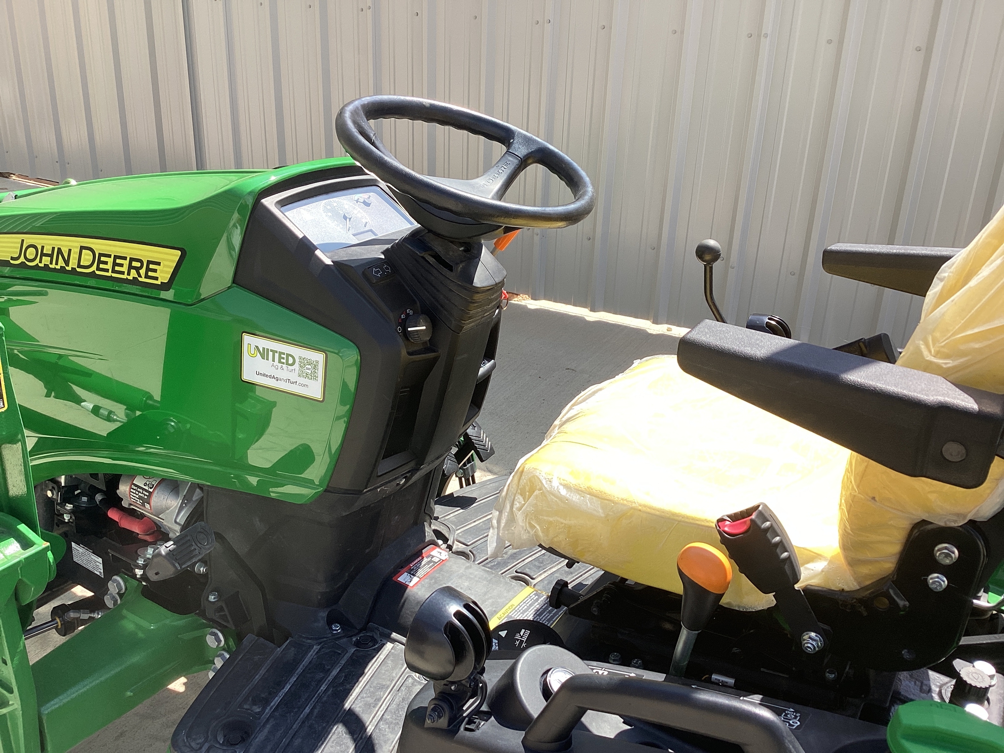 2024 John Deere 1025R Image 15