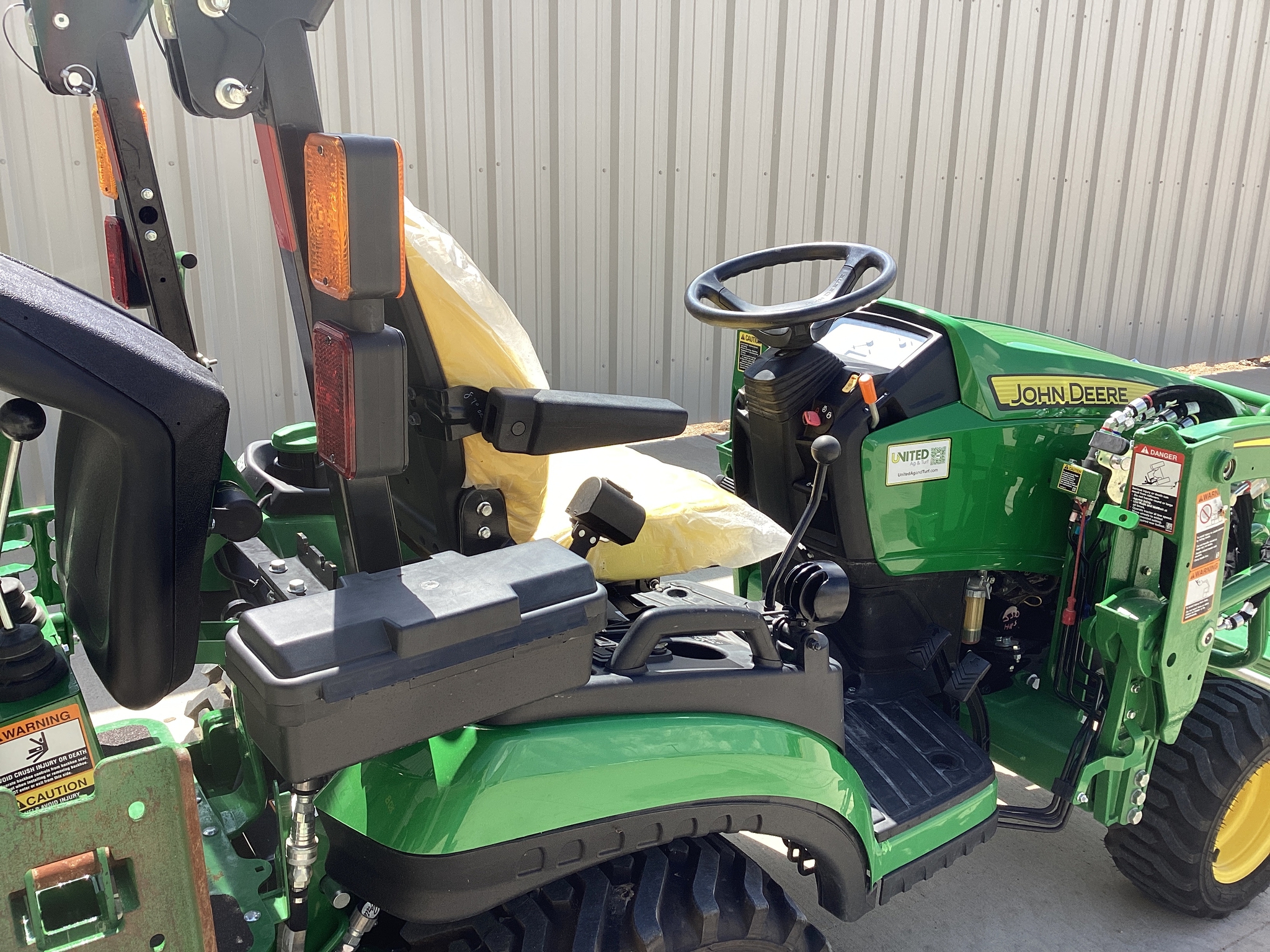 2024 John Deere 1025R Image 18