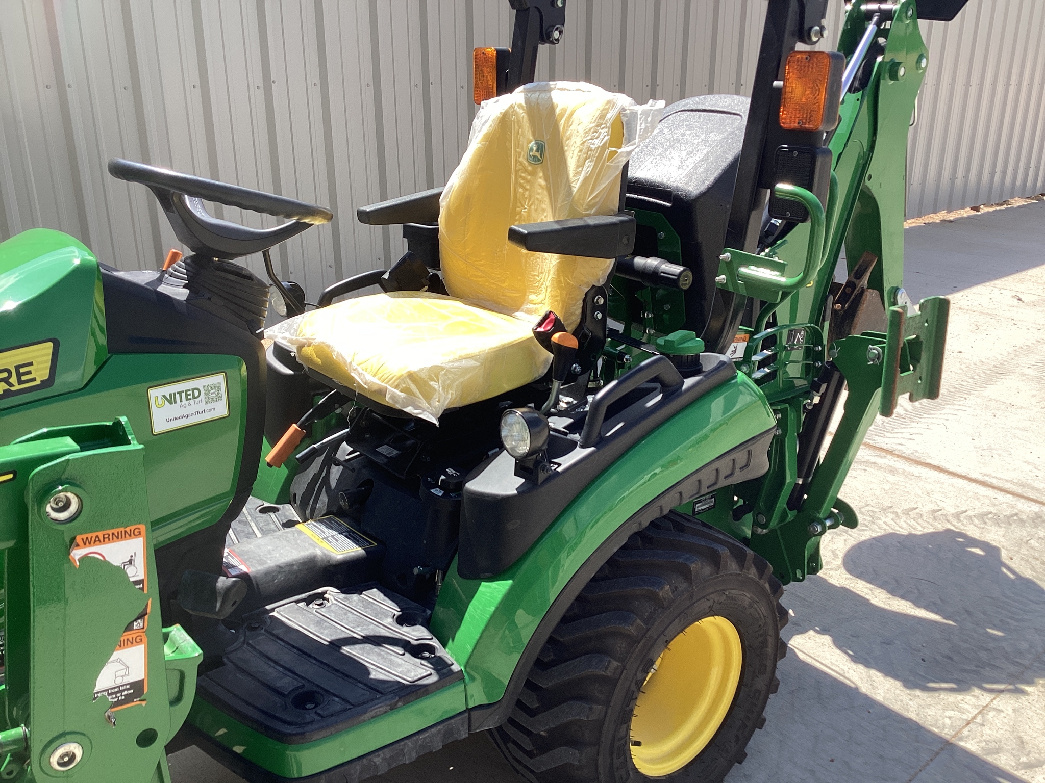 2024 John Deere 1025R Image 16