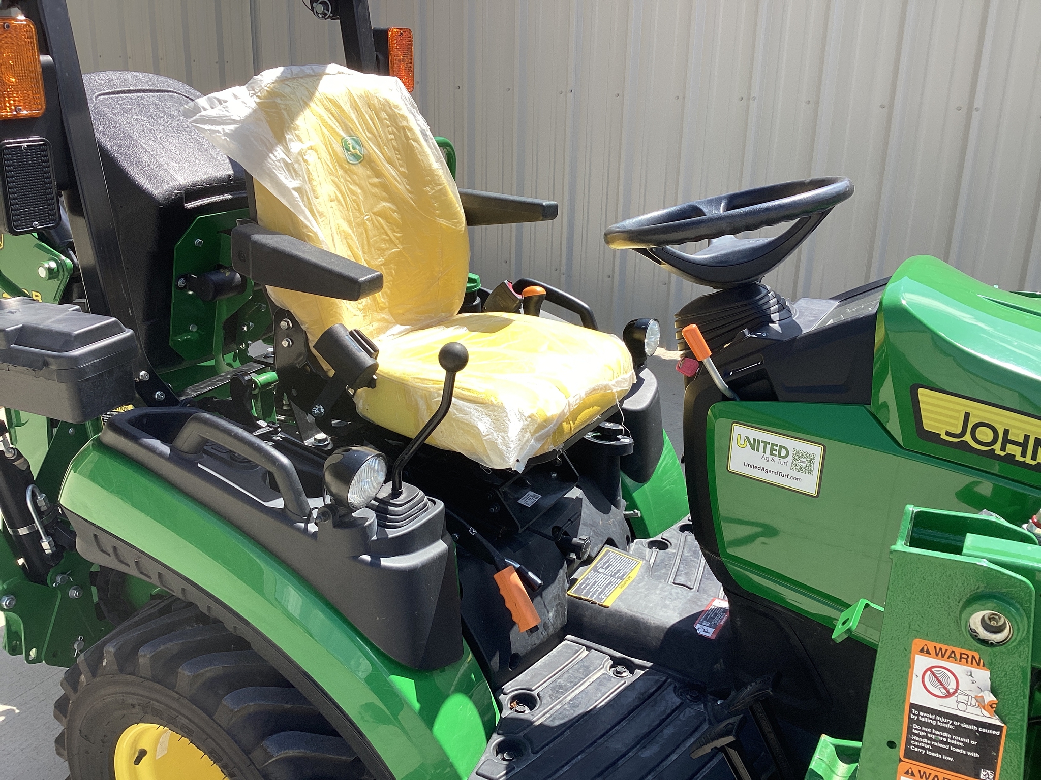2024 John Deere 1025R Image 17