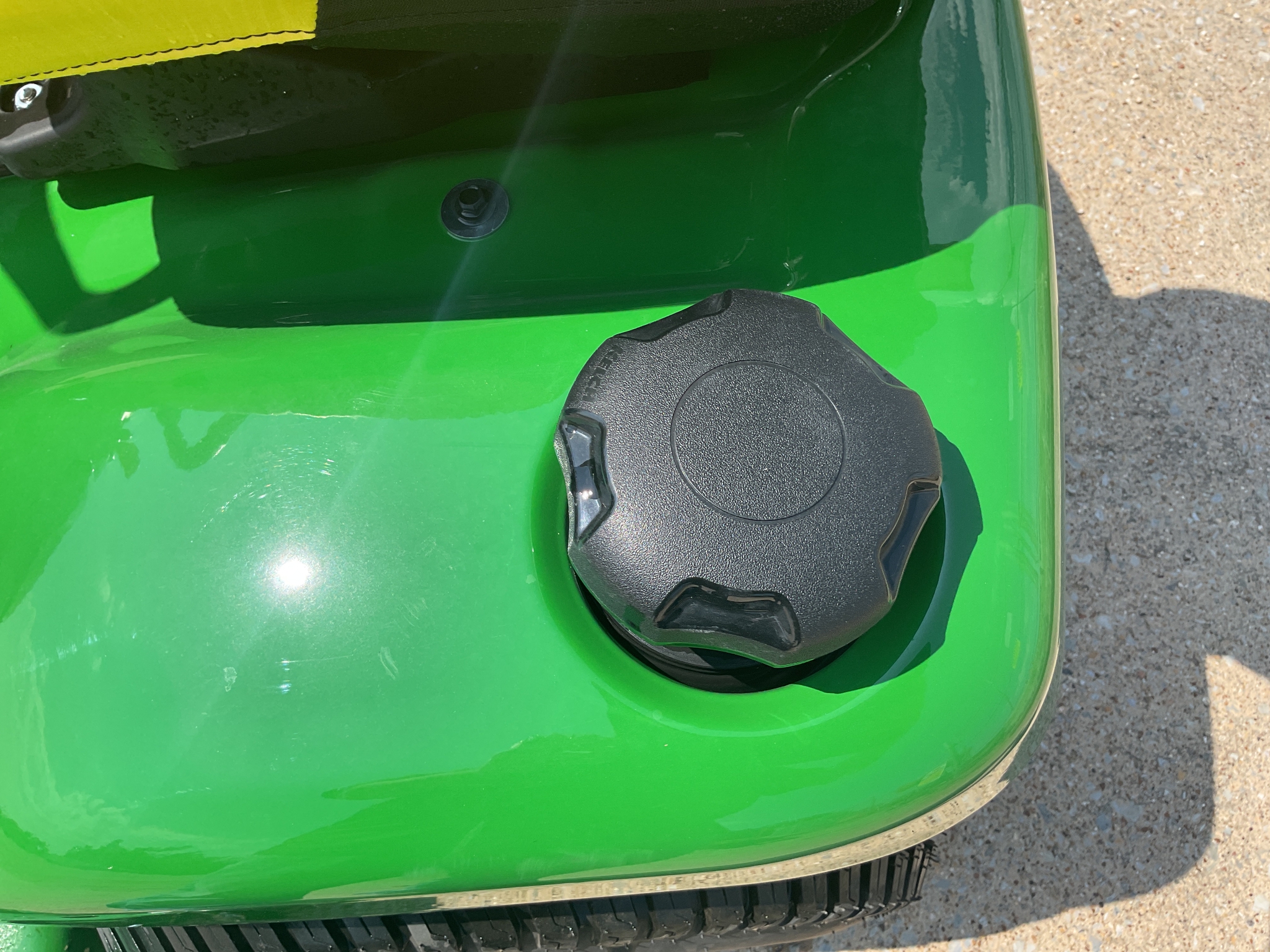 2024 John Deere X380 Image 14