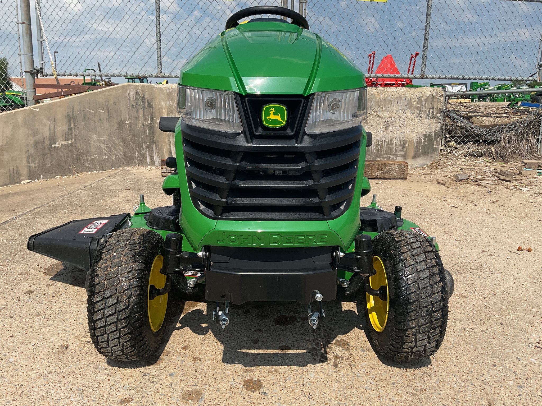 2024 John Deere X380 Image 3