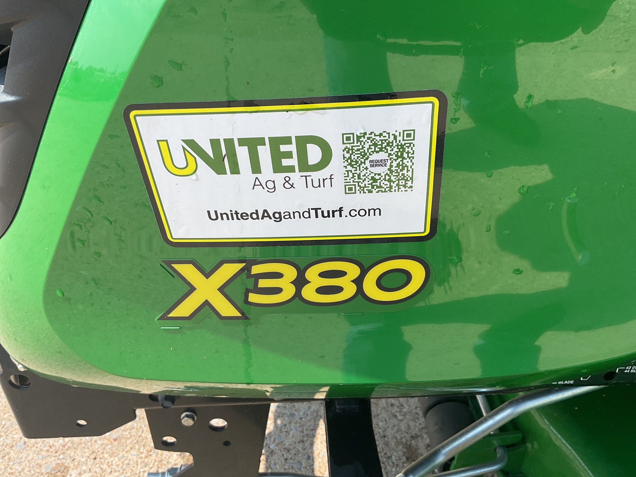 2024 John Deere X380 Image 18