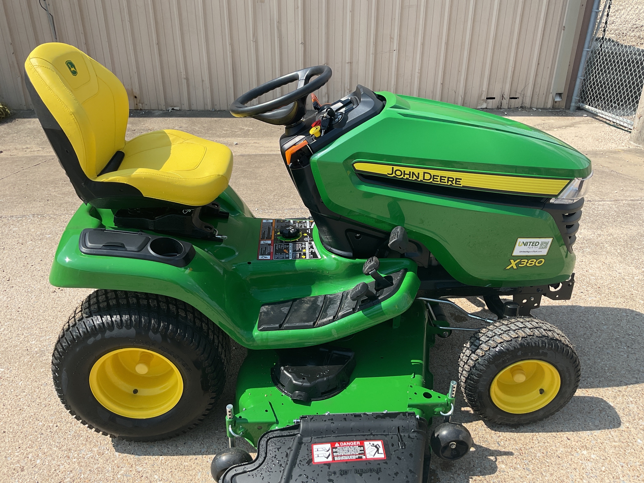 2024 John Deere X380 Image 2